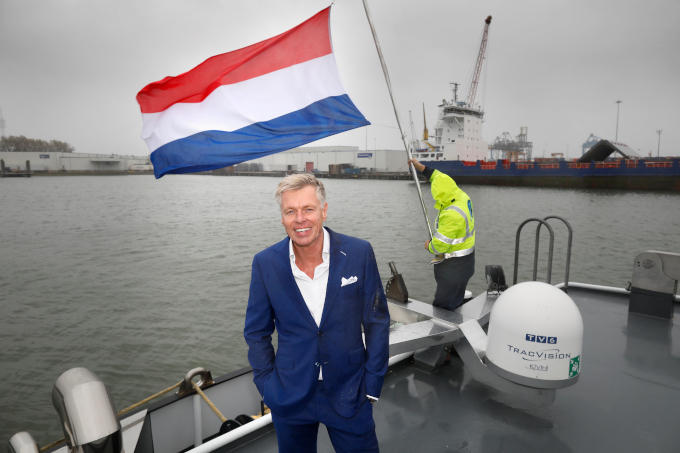 ‘De Rotterdams haven is de poort van Europa en een belangrijke economische plek. Als geboren Rotterdammer houd ik van de mentaliteit van hard werken en het hart op de tong’ 
