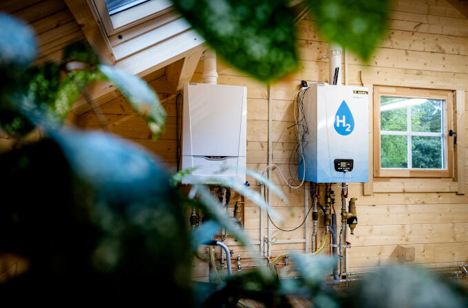 Een waterstofketel in het Hydrogen Experience Centre, het waterstofhuis van certificatie-instelling Kiwa en energiebedrijf Alliander. Het woonhuis dient als opleidingslocatie voor monteurs